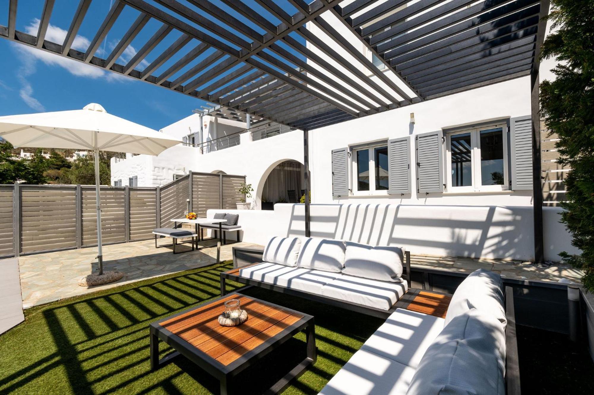 Azzurro Bianco Suites Páros 外观 照片