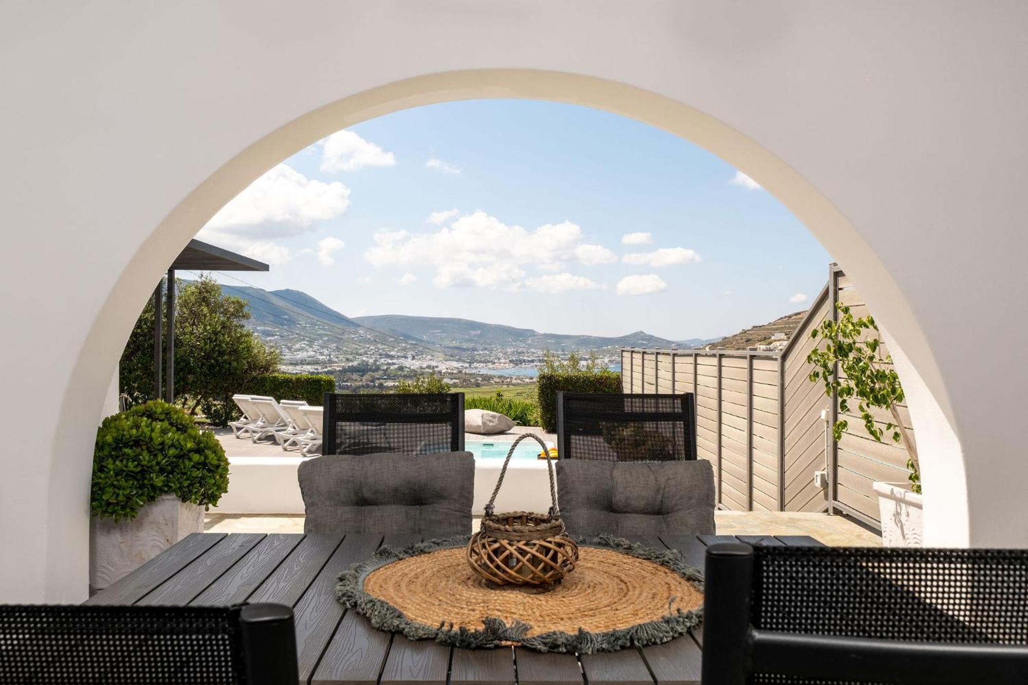 Azzurro Bianco Suites Páros 外观 照片