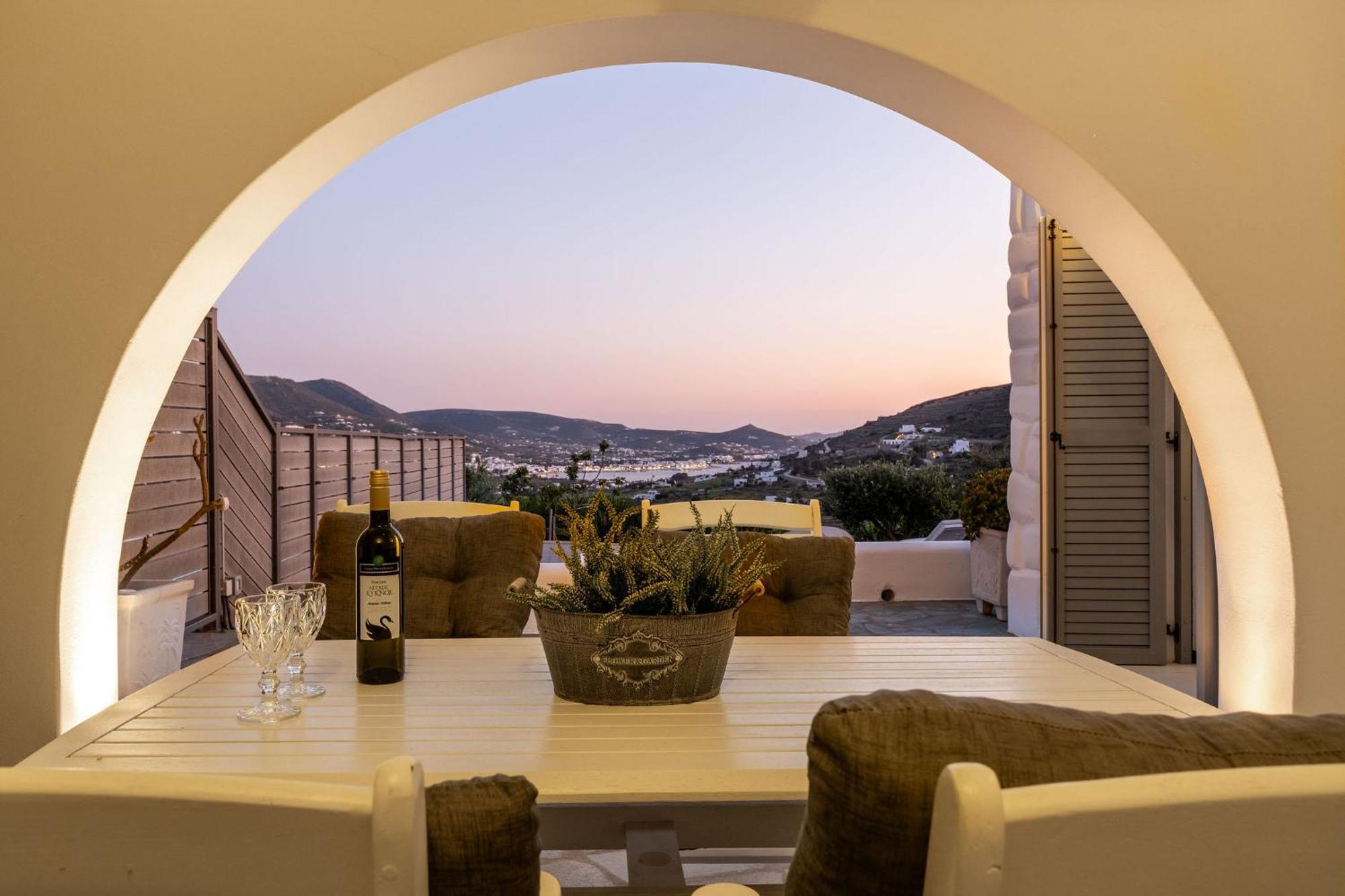 Azzurro Bianco Suites Páros 外观 照片