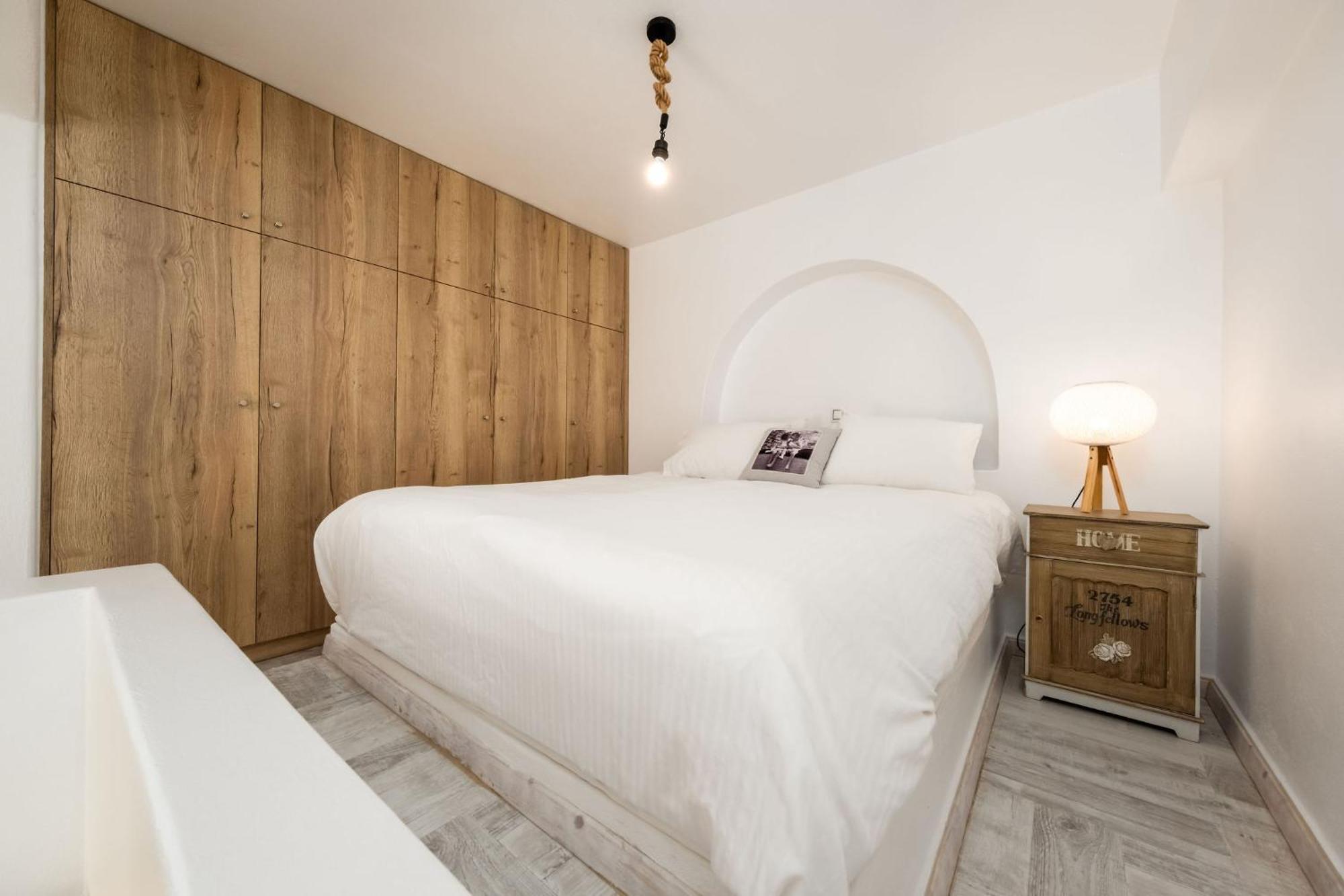 Azzurro Bianco Suites Páros 外观 照片