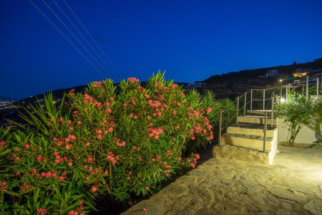 Azzurro Bianco Suites Páros 外观 照片
