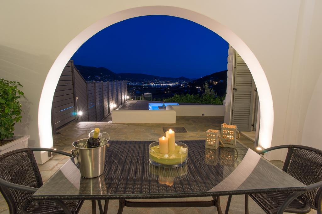 Azzurro Bianco Suites Páros 外观 照片