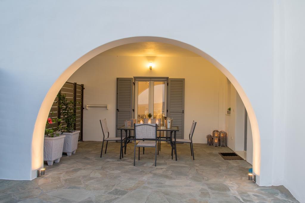 Azzurro Bianco Suites Páros 外观 照片