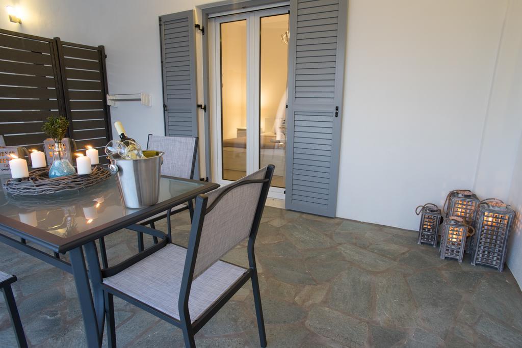 Azzurro Bianco Suites Páros 外观 照片