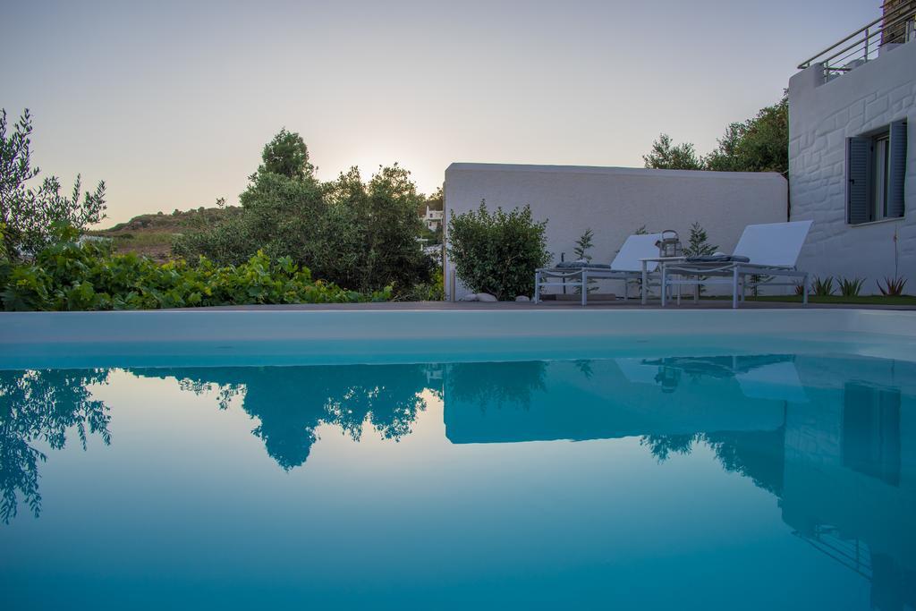 Azzurro Bianco Suites Páros 外观 照片