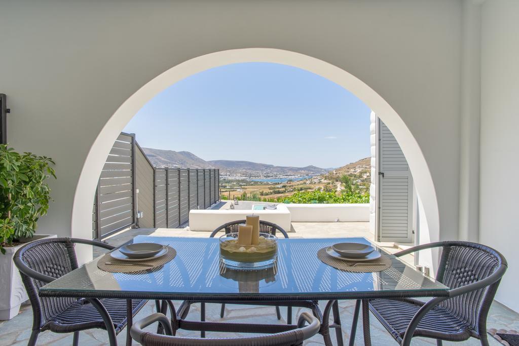 Azzurro Bianco Suites Páros 外观 照片