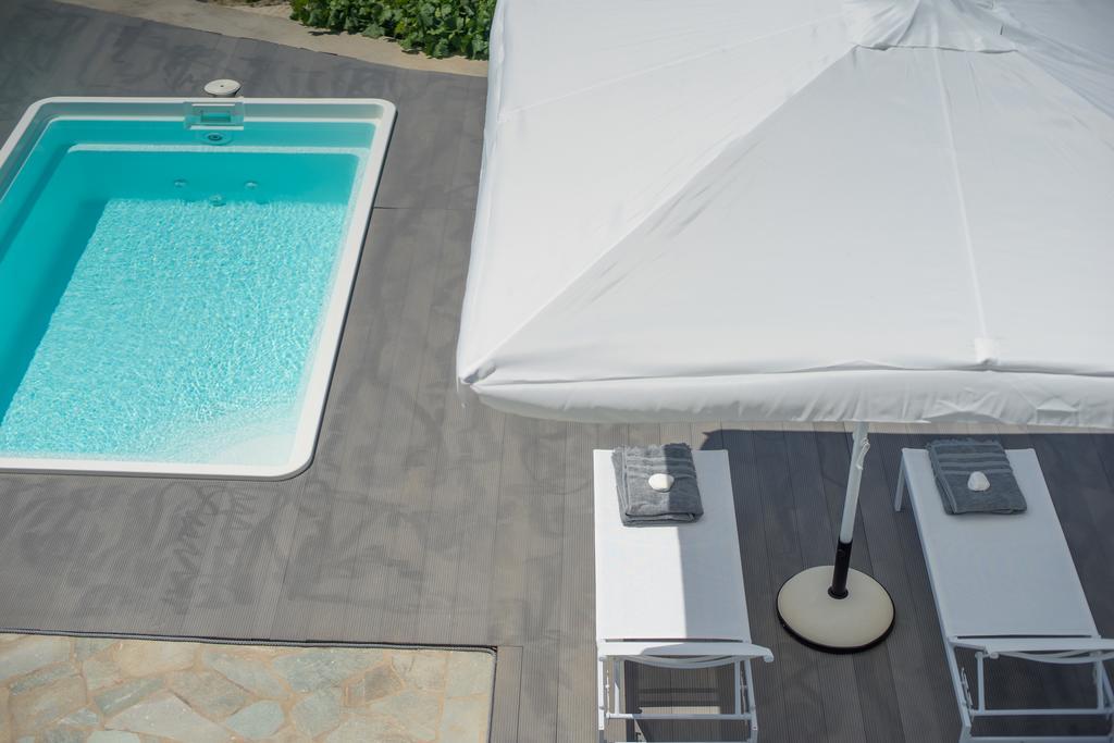 Azzurro Bianco Suites Páros 外观 照片